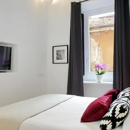 Eve Guest House At Trevi Fountain-2